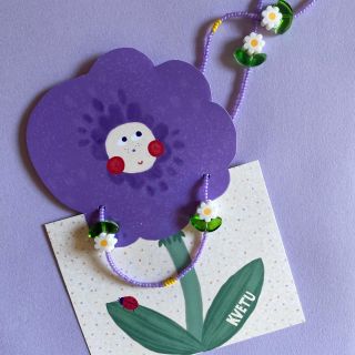 Moje korálkovo papírové radosti🌷díky kterým můžu na chvíli uklidnit mé netrpělivé srdce. Každej den řekni si pro sebe...