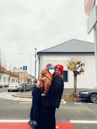 17. listopad 2019 byl termín mýho porodu. Bylo teplo a já se procházela sametovým Nymburkem. Den, kterej nám změnil život...